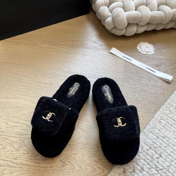 repliche,replica,perfette,siti di,affidabili,migliori siti,dove comprare,1:1,scarpe da ginnastica Chanel Autunno e Inverno Nuovo Zaino Pantofole di Pelliccia Edizione Top (2JC3I)