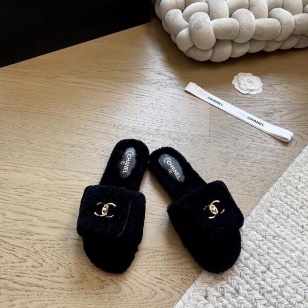 repliche,replica,perfette,siti di,affidabili,migliori siti,dove comprare,1:1,scarpe da ginnastica Chanel Autunno e Inverno Nuovo Zaino Pantofole di Pelliccia Edizione Top (ZTL0K)