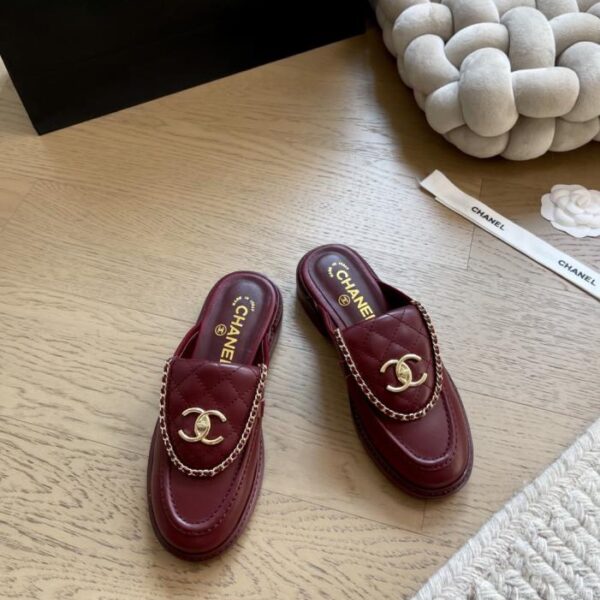 repliche,replica,perfette,siti di,affidabili,migliori siti,dove comprare,1:1,scarpe da ginnastica Mocassini Chanel con fibbia a catena e zaino, versione mezza pantofola (I7AGE)