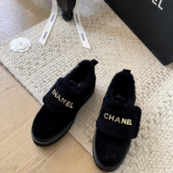 repliche,replica,perfette,siti di,affidabili,migliori siti,dove comprare,1:1,scarpe da ginnastica Chanel Scarpe da neve classiche autunno/inverno Top Edition 100% lana d’agnello (B48YR)