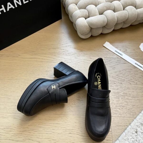repliche,replica,perfette,siti di,affidabili,migliori siti,dove comprare,1:1,scarpe da ginnastica I nuovi mocassini di Chanel, versione con tacco grosso di alta gamma (DUZV2)