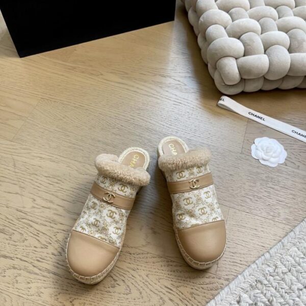 repliche,replica,perfette,siti di,affidabili,migliori siti,dove comprare,1:1,scarpe da ginnastica Le nuove pantofole Chanel in lana con suola spessa effetto legno nella versione superiore (EKEHH)