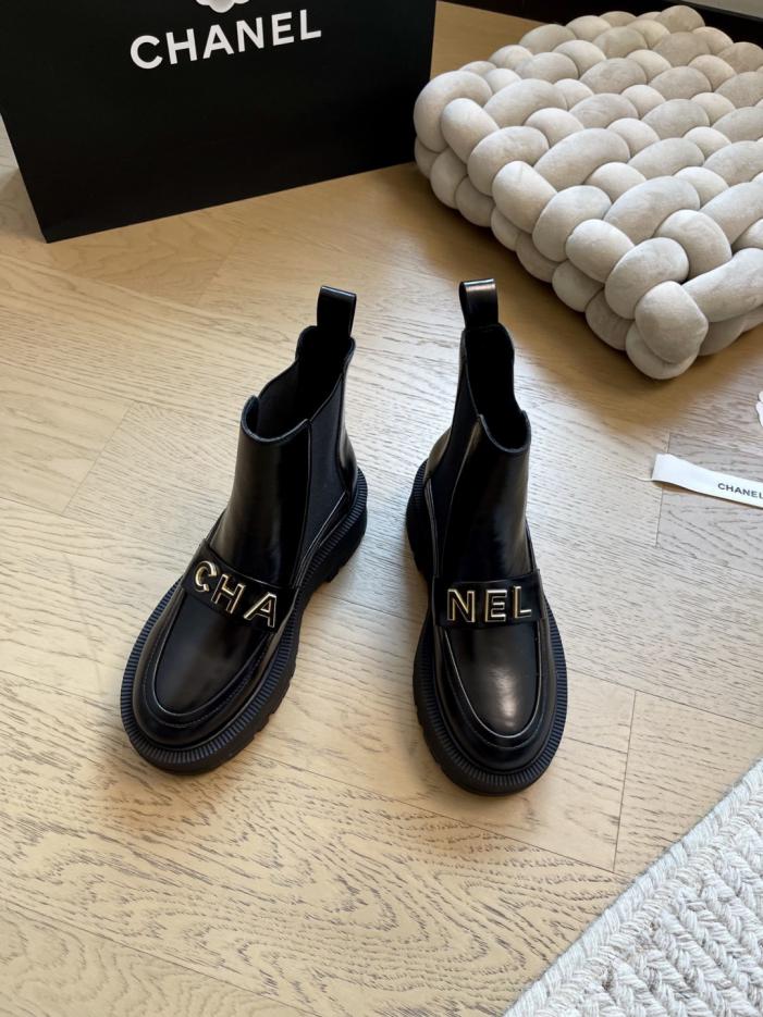 repliche,replica,perfette,siti di,affidabili,migliori siti,dove comprare,1:1,scarpe da ginnastica Stivaletti con tacco a zeppa Chanel autunno/inverno, edizione speciale (GIJ30) repliche,replica,perfette,siti di,affidabili,migliori siti,dove comprare,1:1,scarpe da ginnastica Stivaletti con tacco a zeppa Chanel autunno/inverno, edizione speciale (GIJ30)