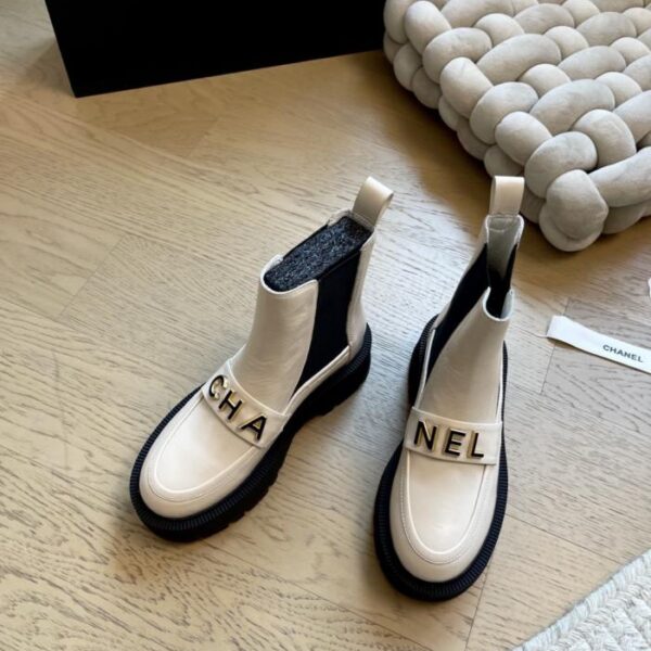 repliche,replica,perfette,siti di,affidabili,migliori siti,dove comprare,1:1,scarpe da ginnastica Stivaletti con tacco a zeppa Chanel autunno/inverno, edizione speciale (J2QN0)