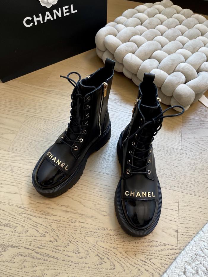 repliche,replica,perfette,siti di,affidabili,migliori siti,dove comprare,1:1,scarpe da ginnastica Stivaletti con tacco a zeppa Chanel autunno/inverno, edizione speciale (JYK0V) repliche,replica,perfette,siti di,affidabili,migliori siti,dove comprare,1:1,scarpe da ginnastica Stivaletti con tacco a zeppa Chanel autunno/inverno, edizione speciale (JYK0V)