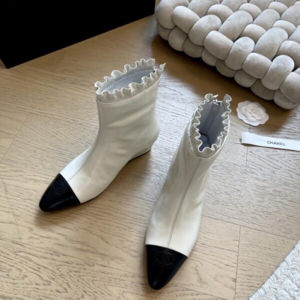 repliche,replica,perfette,siti di,affidabili,migliori siti,dove comprare,1:1,scarpe da ginnastica Stivaletti Chanel autunno e inverno con suola spessa (9MNX9)