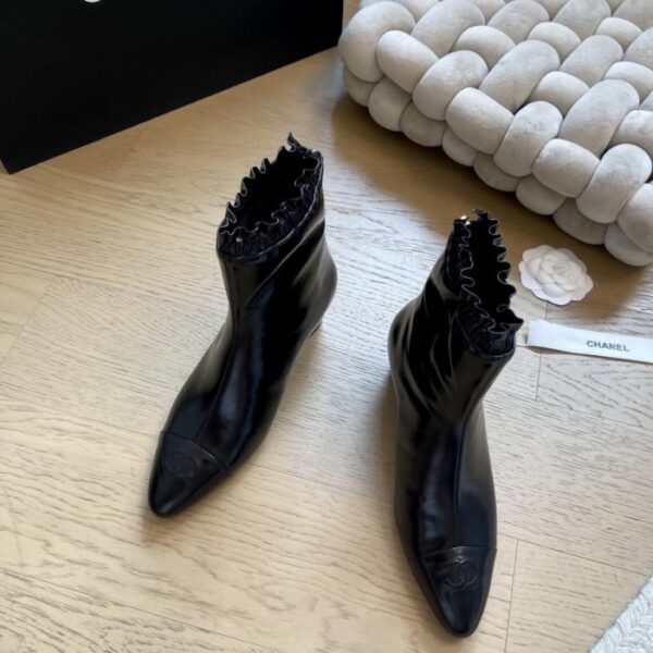 repliche,replica,perfette,siti di,affidabili,migliori siti,dove comprare,1:1,scarpe da ginnastica Stivaletti con plateau Chanel autunno/inverno (THFTZ)