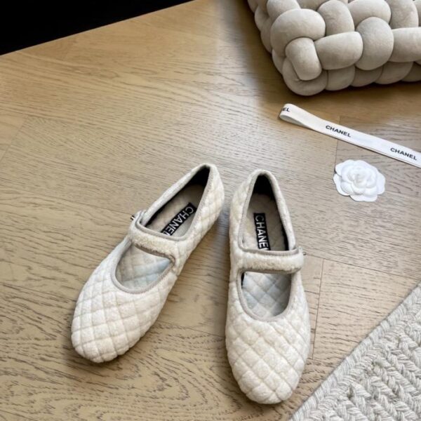 repliche,replica,perfette,siti di,affidabili,migliori siti,dove comprare,1:1,scarpe da ginnastica Chanel New Lambswool Mary Jane Shoes Top Edition (RRCGQ)
