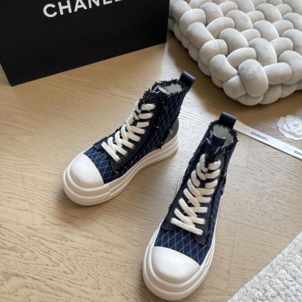repliche,replica,perfette,siti di,affidabili,migliori siti,dove comprare,1:1,scarpe da ginnastica Nuove scarpe sportive bianche con suola spessa e tacco alto Chanel, versione top (5T208)
