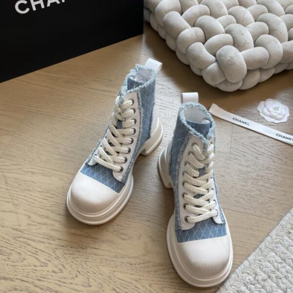 repliche,replica,perfette,siti di,affidabili,migliori siti,dove comprare,1:1,scarpe da ginnastica Nuove scarpe sportive bianche con suola spessa e tacco alto di Chanel, versione top (AOGG4)