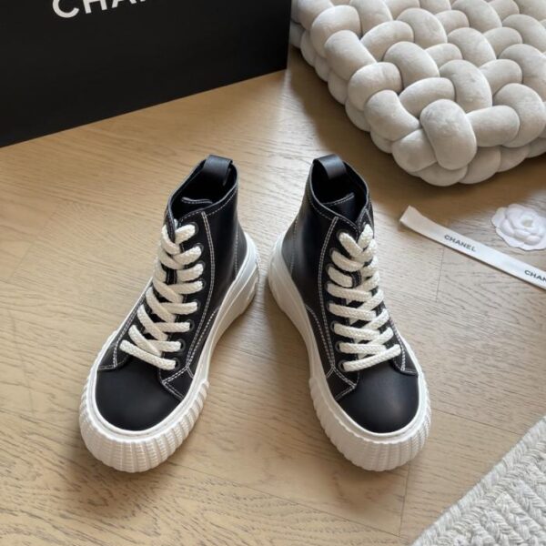 repliche,replica,perfette,siti di,affidabili,migliori siti,dove comprare,1:1,scarpe da ginnastica Nuove scarpe sportive bianche con suola spessa e tomaia alta Chanel, edizione speciale (BJZHM)