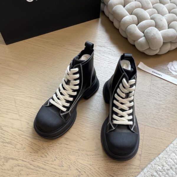 repliche,replica,perfette,siti di,affidabili,migliori siti,dove comprare,1:1,scarpe da ginnastica Nuove scarpe sportive bianche con suola spessa e tomaia alta Chanel, edizione speciale (KNSDT)