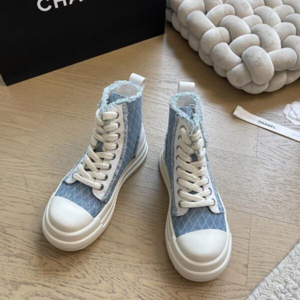 repliche,replica,perfette,siti di,affidabili,migliori siti,dove comprare,1:1,scarpe da ginnastica Nuove scarpe sportive bianche con suola spessa e tacco alto di Chanel, versione top (SKMVY)