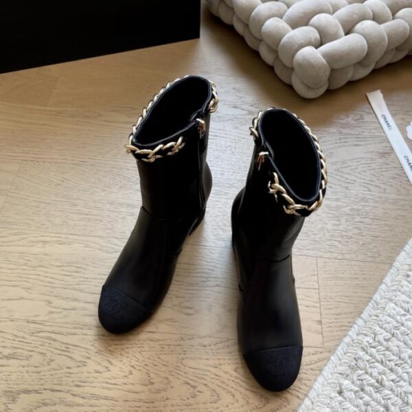 repliche,replica,perfette,siti di,affidabili,migliori siti,dove comprare,1:1,scarpe da ginnastica Nuovi stivaletti con catena Chanel versione top (IE5N9)