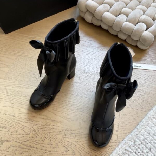 repliche,replica,perfette,siti di,affidabili,migliori siti,dove comprare,1:1,scarpe da ginnastica Stivaletti lunghi con fiocco e tacco grosso Chanel autunno/inverno (1ROZA)