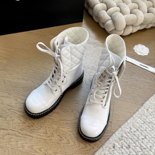 repliche,replica,perfette,siti di,affidabili,migliori siti,dove comprare,1:1,scarpe da ginnastica Stivaletti con plateau Chanel autunno/inverno (Q740F)