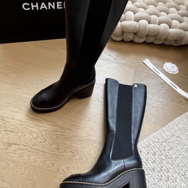 repliche,replica,perfette,siti di,affidabili,migliori siti,dove comprare,1:1,scarpe da ginnastica Chanel autunno e inverno nuovi stivali Martin con catena versione top (5DZ0K)