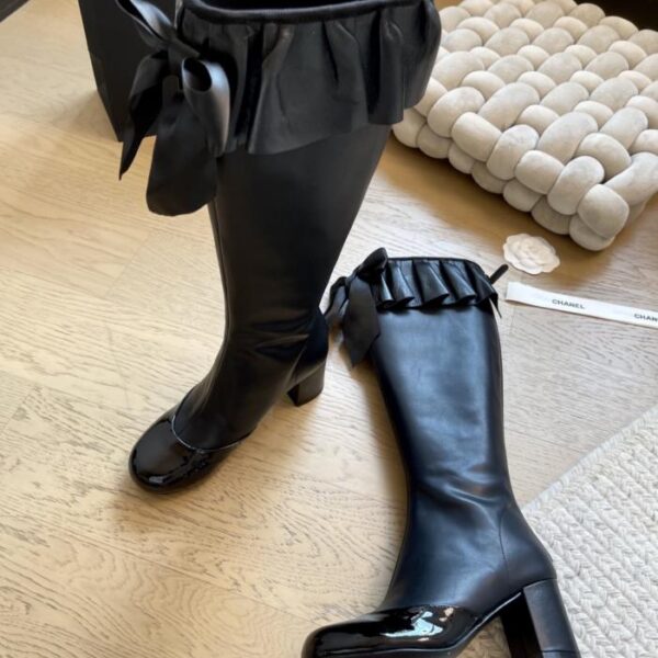 repliche,replica,perfette,siti di,affidabili,migliori siti,dove comprare,1:1,scarpe da ginnastica Stivaletti lunghi con fiocco e tacco grosso Chanel autunno/inverno (LNN7G)