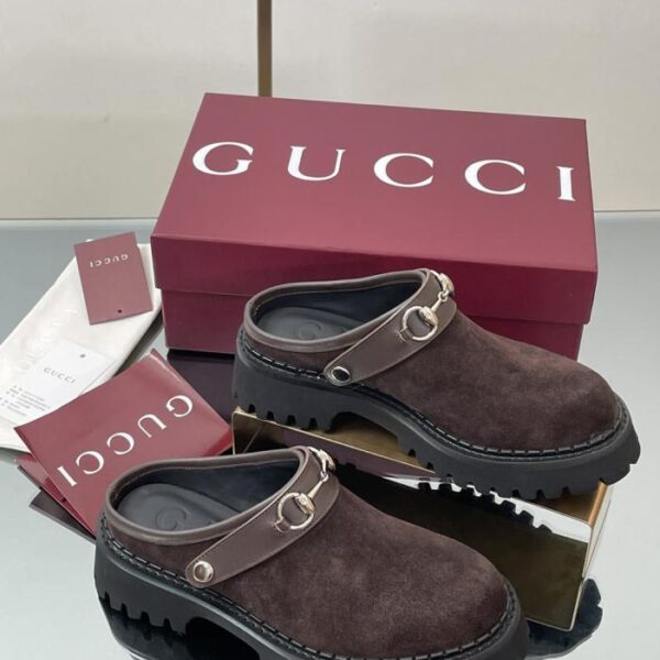 Mocassini con morsetto da donna Gucci per l'inizio dell'autunno, nuovi mocassini scanalati (GUO62)