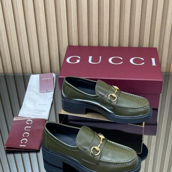repliche,replica,perfette,siti di,affidabili,migliori siti,dove comprare,1:1,scarpe da ginnastica Gli ultimi mocassini autunnali e invernali di GUCCI con suola spessa, scanalata e morsetto, e fodera in ankora bordeaux (HUPQB)