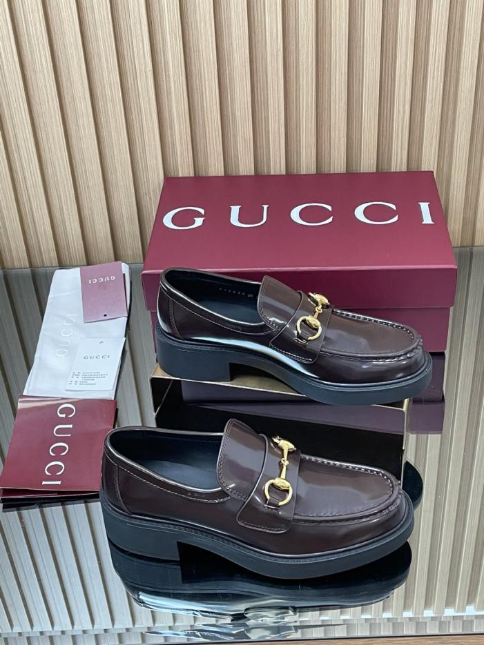 repliche,replica,perfette,siti di,affidabili,migliori siti,dove comprare,1:1,scarpe da ginnastica Gli ultimi mocassini autunnali e invernali di GUCCI con suola spessa, scanalata e morsetto, e fodera in ankora bordeaux (QJI8B) repliche,replica,perfette,siti di,affidabili,migliori siti,dove comprare,1:1,scarpe da ginnastica Gli ultimi mocassini autunnali e invernali di GUCCI con suola spessa, scanalata e morsetto, e fodera in ankora bordeaux (QJI8B)