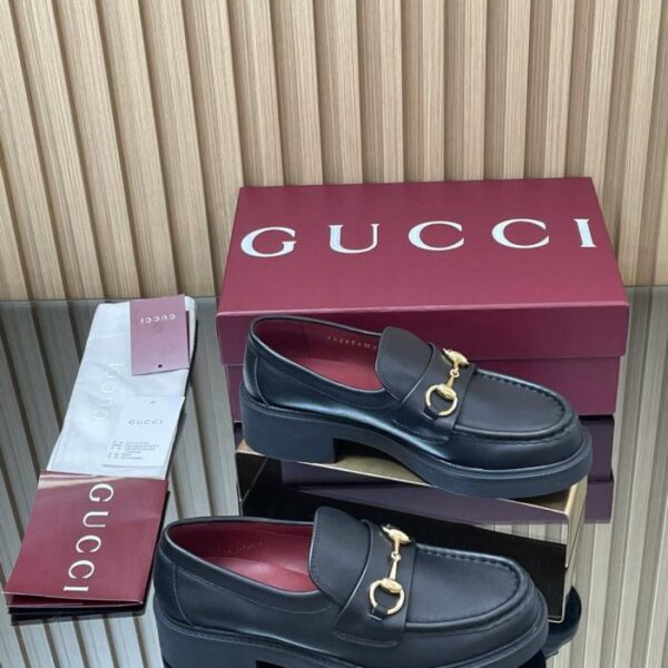 repliche,replica,perfette,siti di,affidabili,migliori siti,dove comprare,1:1,scarpe da ginnastica Gli ultimi mocassini autunnali e invernali di GUCCI con suola spessa, scanalata e morsetto, e fodera in ankora bordeaux (XCHLR)
