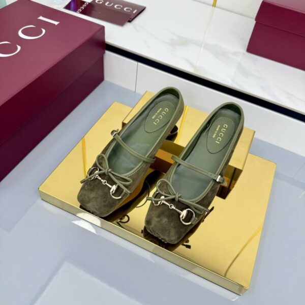 repliche,replica,perfette,siti di,affidabili,migliori siti,dove comprare,1:1,scarpe da ginnastica Versione top: mocassini e pantofole con diamanti e cristalli sfaccettati della serie Jordaan di Gucci, inizio autunno (5364F)