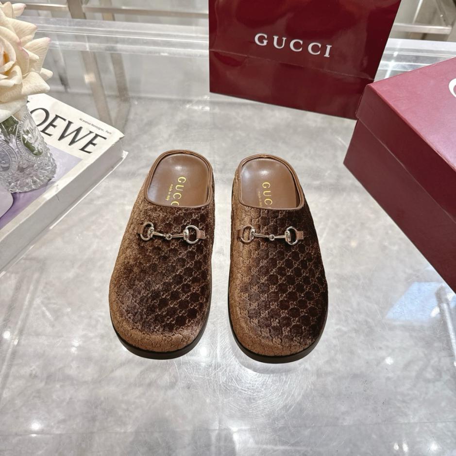 repliche,replica,perfette,siti di,affidabili,migliori siti,dove comprare,1:1,scarpe da ginnastica GUCCI mules in velluto con morsetto (6JITX) repliche,replica,perfette,siti di,affidabili,migliori siti,dove comprare,1:1,scarpe da ginnastica GUCCI mules in velluto con morsetto (6JITX)