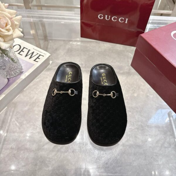 repliche,replica,perfette,siti di,affidabili,migliori siti,dove comprare,1:1,scarpe da ginnastica Mules in velluto GUCCI con morsetto (2DSG7)
