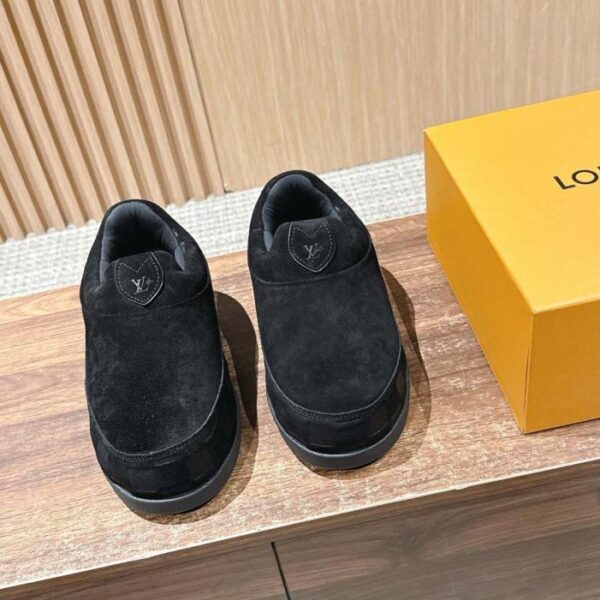 repliche,replica,perfette,siti di,affidabili,migliori siti,dove comprare,1:1,scarpe da ginnastica Pantofole LV YETI Jigglypuff con base in pelle scamosciata (38BI8)