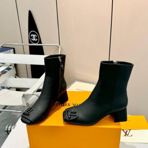 Sito ufficiale della serie di stivali da passerella più recenti e di lusso LV, autunno e inverno, aggiornamento sincrono, versione top stivali da 6 pollici (1PQUR)