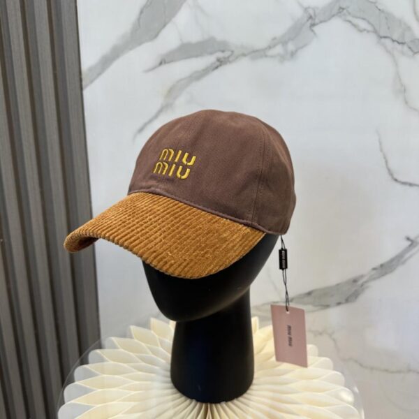 repliche,replica,perfette,siti di,affidabili,migliori siti,dove comprare,1:1,scarpe da ginnastica Cappellino da baseball in velluto a coste autunno e inverno MIUMIU (TT4AZ)