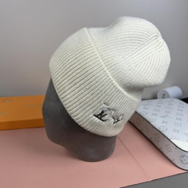repliche,replica,perfette,siti di,affidabili,migliori siti,dove comprare,1:1,scarpe da ginnastica Berretto in maglia di lana ufficiale LOUIS VUITTON, in vendita a prezzi scontati (4S1YT)