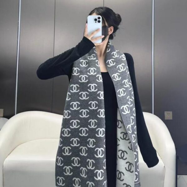 repliche,replica,perfette,siti di,affidabili,migliori siti,dove comprare,1:1,scarpe da ginnastica Sciarpa double face classica Chanel (WPYEC)