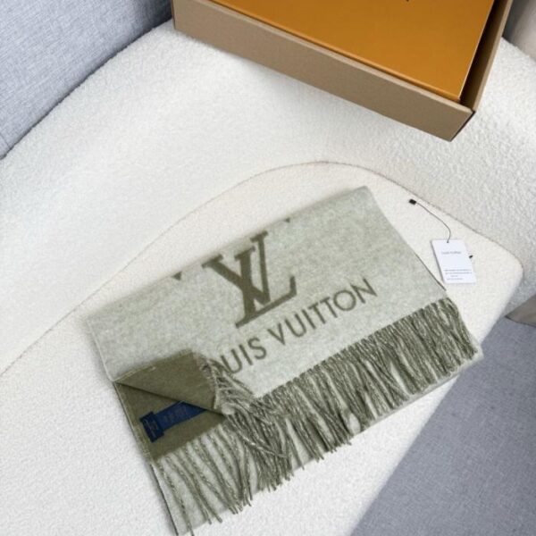 repliche,replica,perfette,siti di,affidabili,migliori siti,dove comprare,1:1,scarpe da ginnastica Louis Vuitton High Edition – Sciarpa scialle verde matcha (UT295)