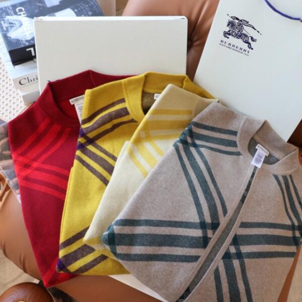 repliche,replica,perfette,siti di,affidabili,migliori siti,dove comprare,1:1,scarpe da ginnastica Mantella Burberry in edizione limitata (GK6YN) disponibile sul sito ufficiale