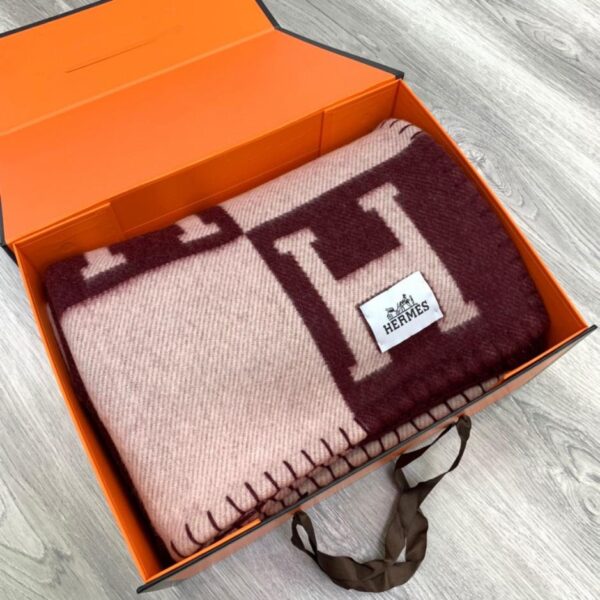 repliche,replica,perfette,siti di,affidabili,migliori siti,dove comprare,1:1,scarpe da ginnastica Scialle in cashmere HERMES (4LL4Z)