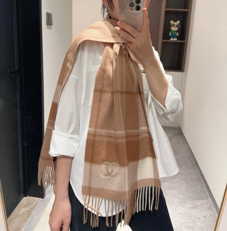 repliche,replica,perfette,siti di,affidabili,migliori siti,dove comprare,1:1,scarpe da ginnastica Sciarpa CHANEL in 100% cashmere premium con motivo ondulato (2S145) repliche,replica,perfette,siti di,affidabili,migliori siti,dove comprare,1:1,scarpe da ginnastica Sciarpa CHANEL in 100% cashmere premium con motivo ondulato (2S145)