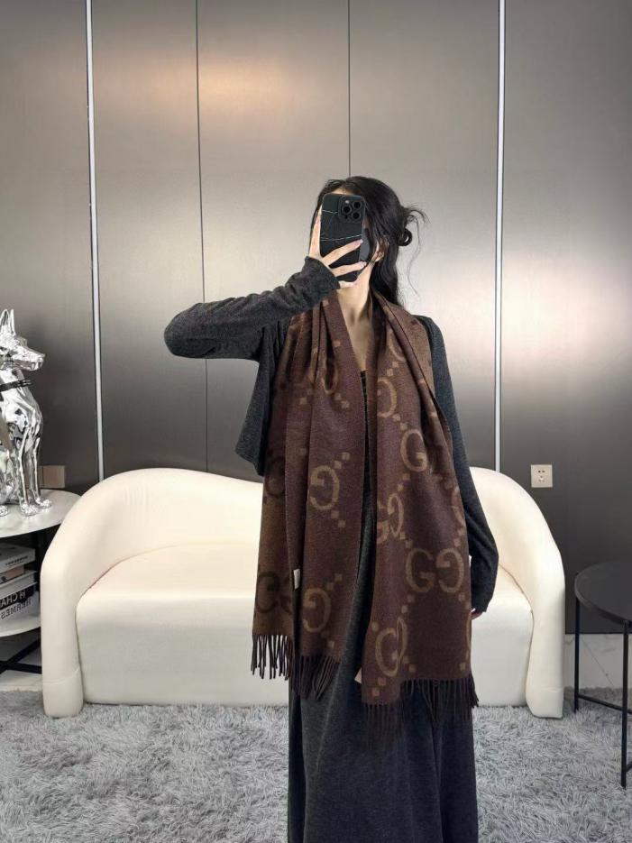 repliche,replica,perfette,siti di,affidabili,migliori siti,dove comprare,1:1,scarpe da ginnastica Sciarpa Big G Tassel, stile classico, double face, con nappa jacquard Big G (KFSP5) repliche,replica,perfette,siti di,affidabili,migliori siti,dove comprare,1:1,scarpe da ginnastica Sciarpa Big G Tassel, stile classico, double face, con nappa jacquard Big G (KFSP5)