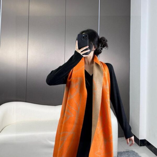 repliche,replica,perfette,siti di,affidabili,migliori siti,dove comprare,1:1,scarpe da ginnastica Nuova sciarpa Hermès (Geoff McFetridge) (7A0XU)