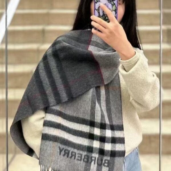 repliche,replica,perfette,siti di,affidabili,migliori siti,dove comprare,1:1,scarpe da ginnastica Sciarpa color block in cashmere Burberry (06AU1)