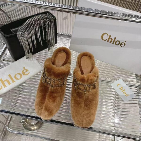 repliche,replica,perfette,siti di,affidabili,migliori siti,dove comprare,1:1,scarpe da ginnastica Ciabatte in vera pelliccia Chloe 2026 (C8TK6)