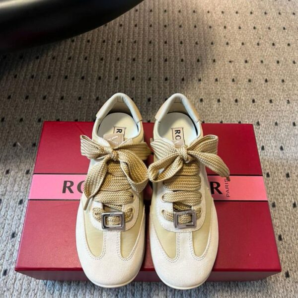 Le ultime scarpe da ginnastica casual tedesche in pelle scamosciata Viv Low di Roger Vivier (PVZSG)