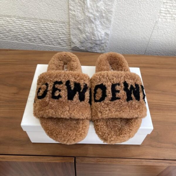 repliche,replica,perfette,siti di,affidabili,migliori siti,dove comprare,1:1,scarpe da ginnastica Pantofole in lana con stampa di lettere LOEWE autunno e inverno, versione top (C1LLW)