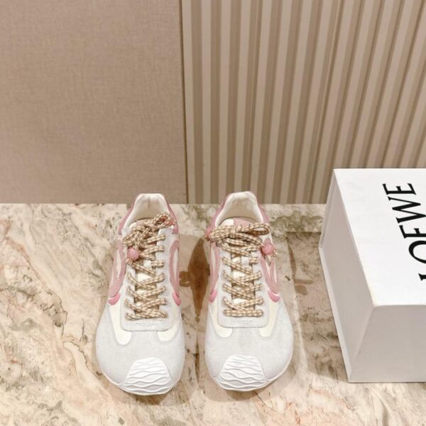 L'ultima colorazione di Loewe per le coppie, le scarpe Forrest Gump (WYN7Q)