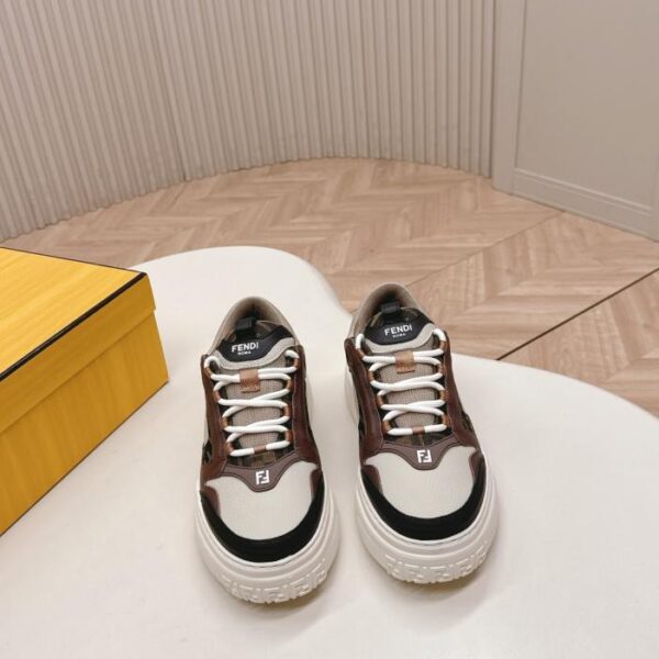 repliche,replica,perfette,siti di,affidabili,migliori siti,dove comprare,1:1,scarpe da ginnastica FENDI da uomo con motivo iconico a righe PEQUIN e FF (6JKIL)