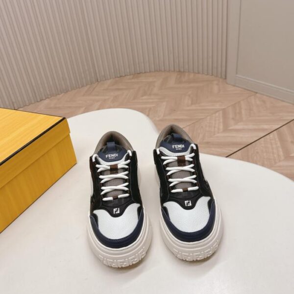 repliche,replica,perfette,siti di,affidabili,migliori siti,dove comprare,1:1,scarpe da ginnastica FENDI da uomo con motivo iconico a righe PEQUIN e FF (XHJ1V)
