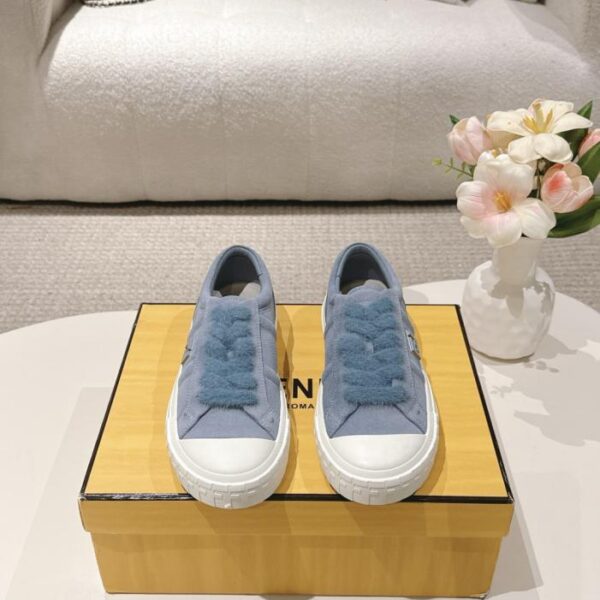 repliche,replica,perfette,siti di,affidabili,migliori siti,dove comprare,1:1,scarpe da ginnastica Scarpe sportive casual da coppia in pelle goffrata Fendi Domino Series (6IEZ3)