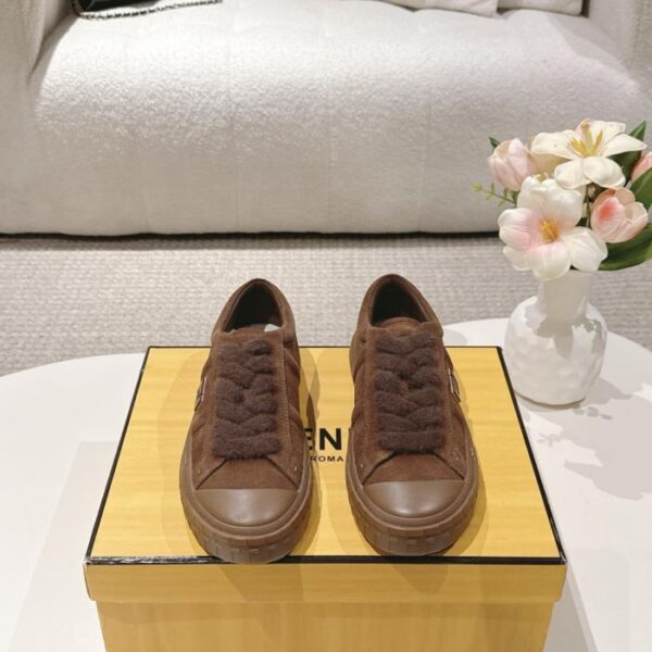 repliche,replica,perfette,siti di,affidabili,migliori siti,dove comprare,1:1,scarpe da ginnastica Scarpe sportive casual da coppia in pelle goffrata Fendi Domino Series (6S1MR)
