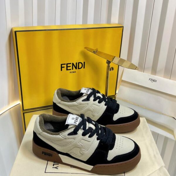 repliche,replica,perfette,siti di,affidabili,migliori siti,dove comprare,1:1,scarpe da ginnastica Fendi abbina le ultime scarpe casual e sportive (CKRTX)
